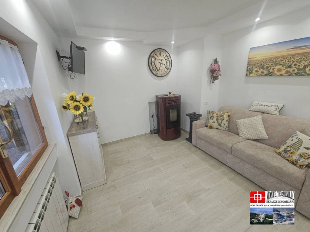 Salone - Trilocale strada Statale del Terminillo, Rieti - foto 2