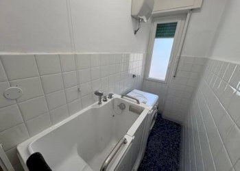 Bagno - Appartamento via Nicola Fabrizi, 16, Genova (zona Quarto) - foto 29