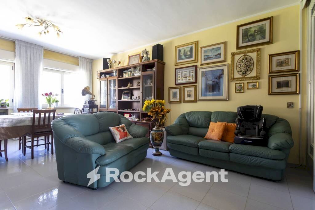 Quadrilocale via Monsignor Armando Fares, 21, Catanzaro - foto 1