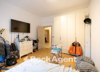 Camera da letto - Appartamento via Goito, 22, Livorno - foto 17