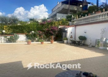 Giardino - Villa via G. Donizetti, 31, Zagarolo - foto 3