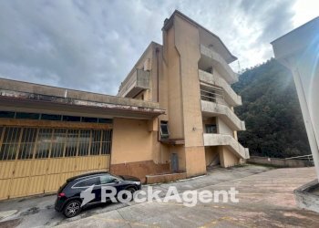 Stabile - Palazzo via Emilio Vecchia, Varazze - foto 2