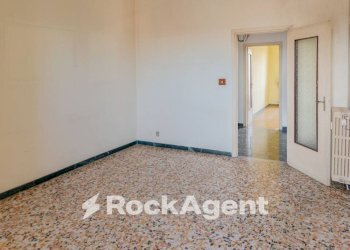 Camera da letto - Bilocale via La Thuile, 73, Torino (zona Parella) - foto 8