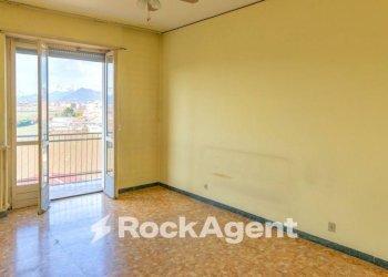 Camera da letto - Bilocale via La Thuile, 73, Torino (zona Parella) - foto 13