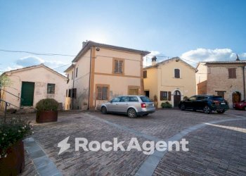 Quadrilocale via Montebello, 24, Terre Roveresche - foto 9