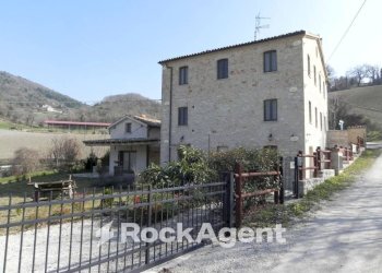 Facciata - Rustico Frazione Costa, 123, Arcevia - foto 9