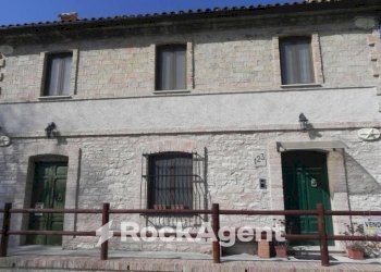 Facciata - Rustico Frazione Costa, 123, Arcevia - foto 18