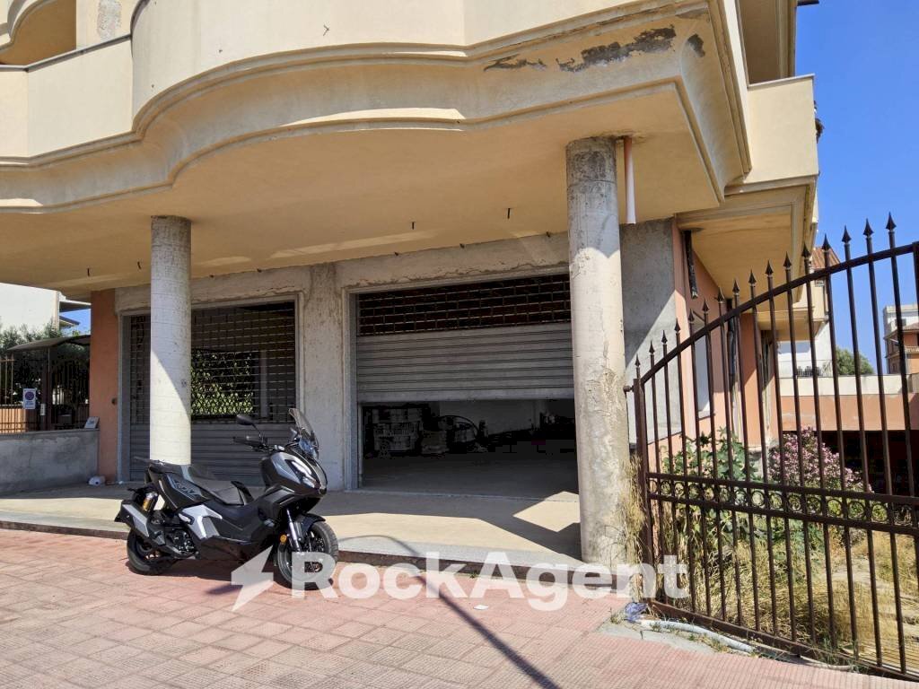 Negozio corso G. Garibaldi, 366, Siderno - foto 2