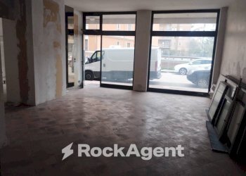 Negozio via W.A Mozart, Mantova - foto 2