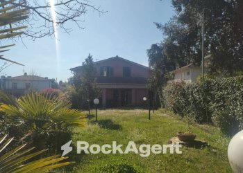 Villa via Ten.Tito Mechilli, 3, Caprarola - foto 33