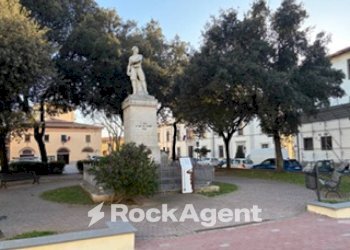 Zona - Bilocale piazza della Vittoria, 7, San Vincenzo - foto 1
