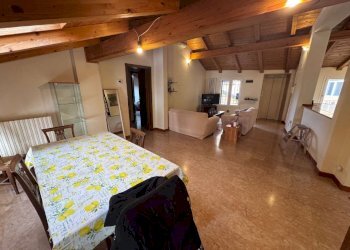 soggiorno - Appartamento via Zamboni, Bologna (zona Centro Storico) - foto 8