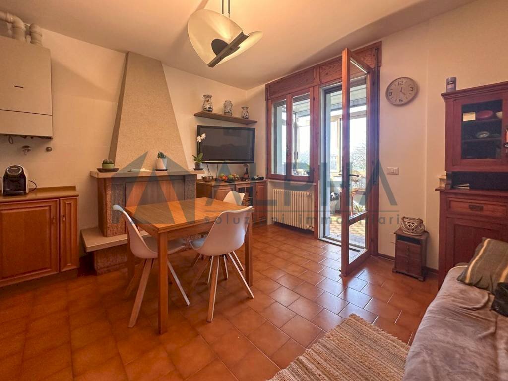 Salone - Appartamento via Sant'Ilario, Forlì - foto 2