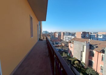 Gemini_Generated_Image_guakmvguakmvguak.png - Trilocale Via Dante, Cremona - foto 9