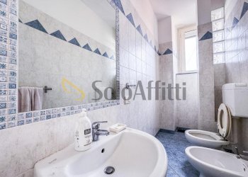 Bagno principale - Trilocale Via Mario Fiore 6, Napoli (zona Arenella) - foto 12