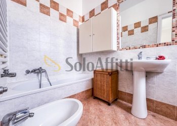 Bagno en suite - Trilocale Via Mario Fiore 6, Napoli (zona Arenella) - foto 18