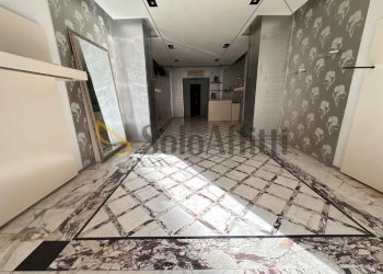 IMG-20250125-WA0002.jpg - Locale Commerciale Corso Trieste 189, Caserta - foto 2