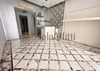 IMG-20250125-WA0008.jpg - Locale Commerciale Corso Trieste 189, Caserta - foto 7