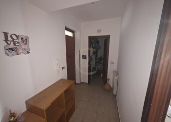 Entrata con ripostiglio.jpg - Appartamento C/da Aria Viana 446/A, Naso - foto 7