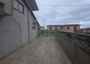 Cortile 2.jpg - Villa Via Risorgimento snc, Naso - foto 7