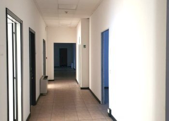 WhatsApp Image 2025-02-06 at 15.51.10.jpeg - Ufficio Via Emilia Est 210, Parma (zona San Lazzaro) - foto 2