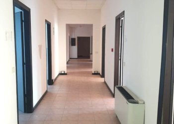 WhatsApp Image 2025-02-06 at 15.49.21.jpeg - Ufficio Via Emilia Est 210, Parma (zona San Lazzaro) - foto 5