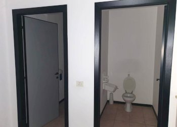 WhatsApp Image 2025-02-06 at 15.49.23.jpeg - Ufficio Via Emilia Est 210, Parma (zona San Lazzaro) - foto 19