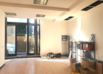 WhatsApp Image 2025-02-06 at 16.02.17.jpeg - Locale Commerciale Via Emilia Est 210, Parma (zona San Lazzaro) - foto 1