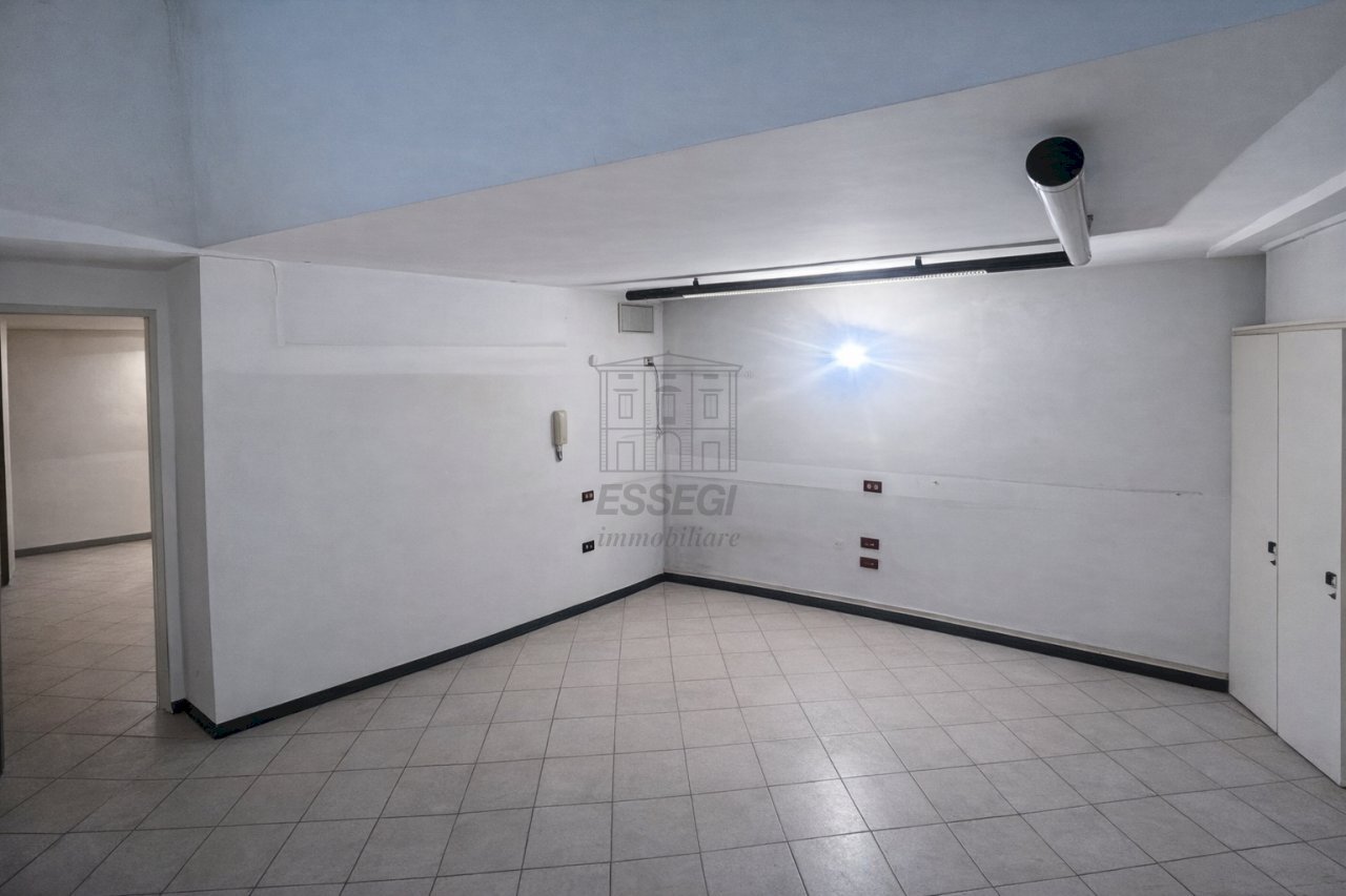 ChatGPT Image 20 feb 2026, 11_52_42.png - Commercial Premises Via Barsanti e Matteucci 37, Lucca - photo 2