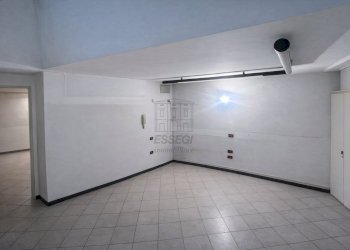 ChatGPT Image 20 feb 2026, 11_52_42.png - Commercial Premises Via Barsanti e Matteucci 37, Lucca - photo 2