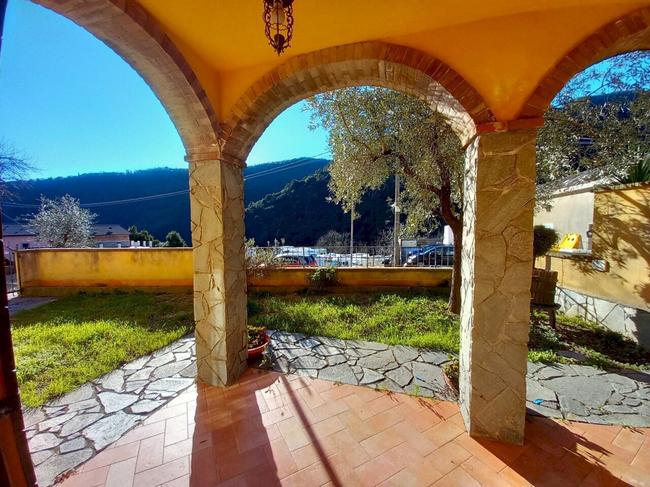 2.jpg - Portion of a house Avegno - photo 2