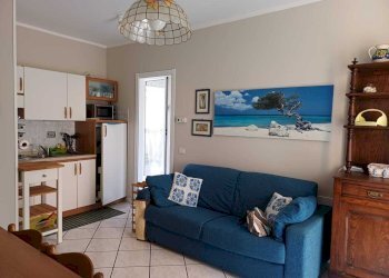 soggiorno con angolo cottura - Bilocale Andora - foto 2