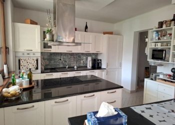 1.jpg - Casa semi indipendente Camaiore - foto 1