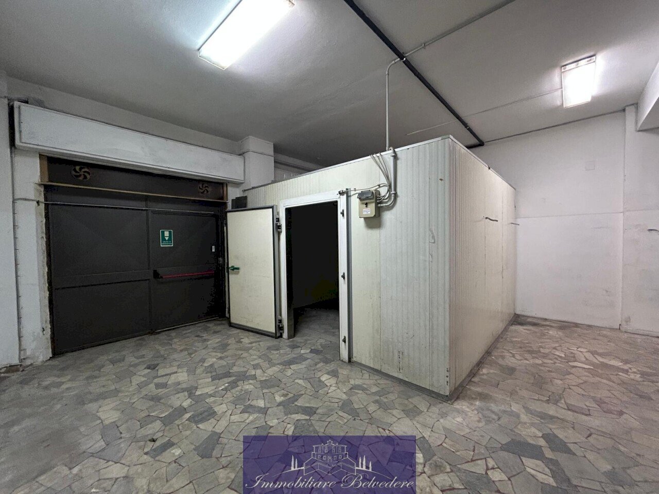 WhatsApp Image 2026-02-18 at 11.51.40 (4).jpeg - Locale Commerciale Via Valdegola, Firenze (zona Santa Maria Novella) - foto 1