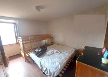 camera da letto - Villa Località Castagneta, Vernio - foto 11