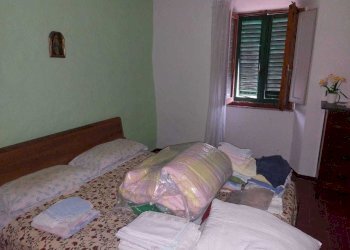 camera da letto - Villa Località Castagneta, Vernio - foto 12