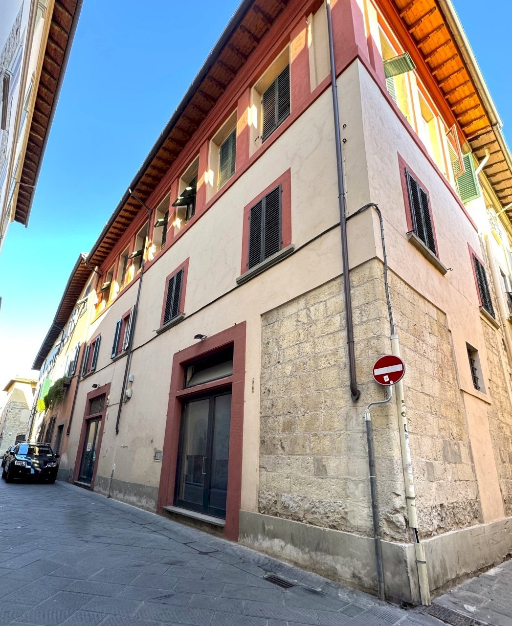 esterni - Locale Commerciale Piazza del Duomo, Prato - foto 1