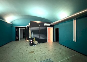 interni - Locale Commerciale Piazza del Duomo, Prato - foto 6