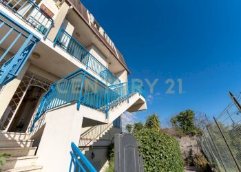 Via Giacomo Leopardi 1 (5).jpg - Casa semi indipendente Via G. Leopardi 1, Sant'Agata Li Battiati - foto 4