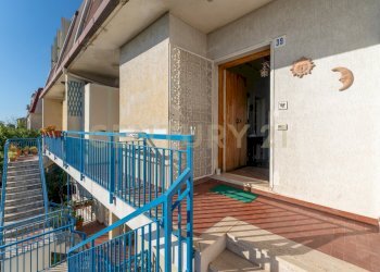 Via Giacomo Leopardi 1 (7).jpg - Casa semi indipendente Via G. Leopardi 1, Sant'Agata Li Battiati - foto 7