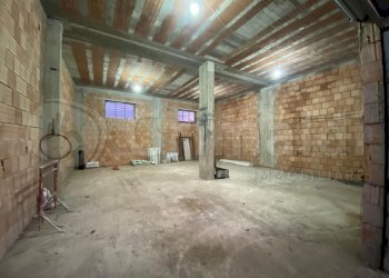 WhatsApp Image 2026-02-18 at 11.21.02.JPG - Box Giugliano in Campania - foto 2