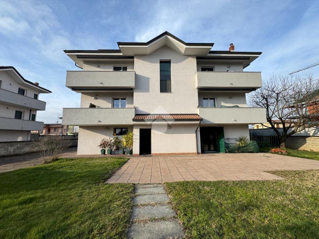 Two-room apartment Str. Privata Papa Giovanni Paolo II, Cameri - photo 1