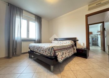 Bilocale Str. Privata Papa Giovanni Paolo II, Cameri - foto 8