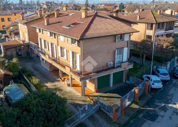 Casa indipendente Villa abbinata Via Fratelli Gastinelli, Reggio nell'Emilia - foto 1