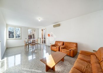 Casa indipendente Villa abbinata Via Fratelli Gastinelli, Reggio nell'Emilia - foto 3
