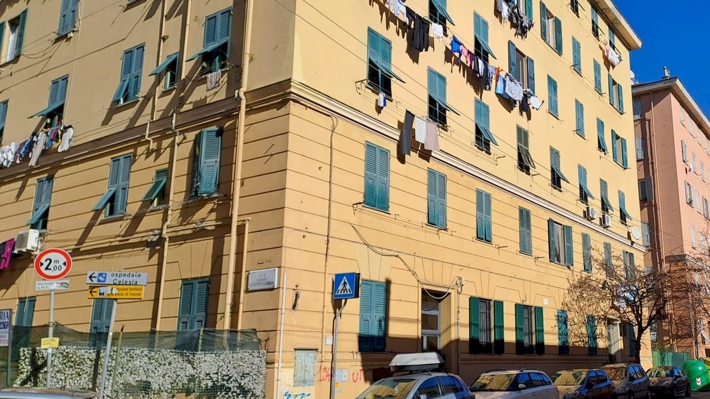 Trilocale via Vezzani, Genova (zona Rivarolo) - foto 1