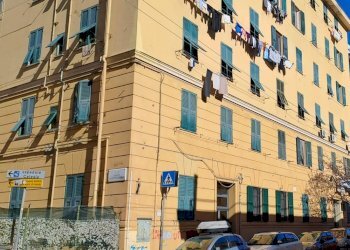 Trilocale via Vezzani, Genova (zona Rivarolo) - foto 1