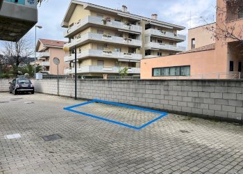 Three-room apartment Via Bradano, Montesilvano - photo 39