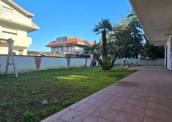 Appartamento Via Raffaello Sanzio, Montesilvano - foto 2