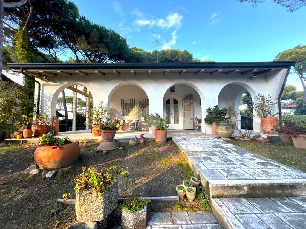 Villa Viale delle Palme, Ravenna (zona Marina Romea) - foto 1